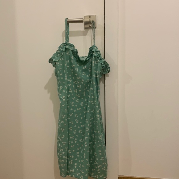Little green summer dress with sunflower patterns - Picture 1 of 3
